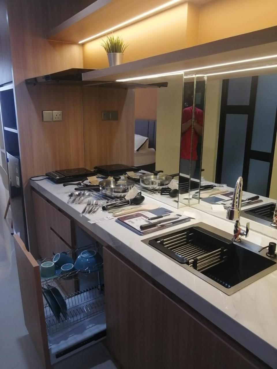 Serene Pollux Center - High Floor Sea View Apartment Batam