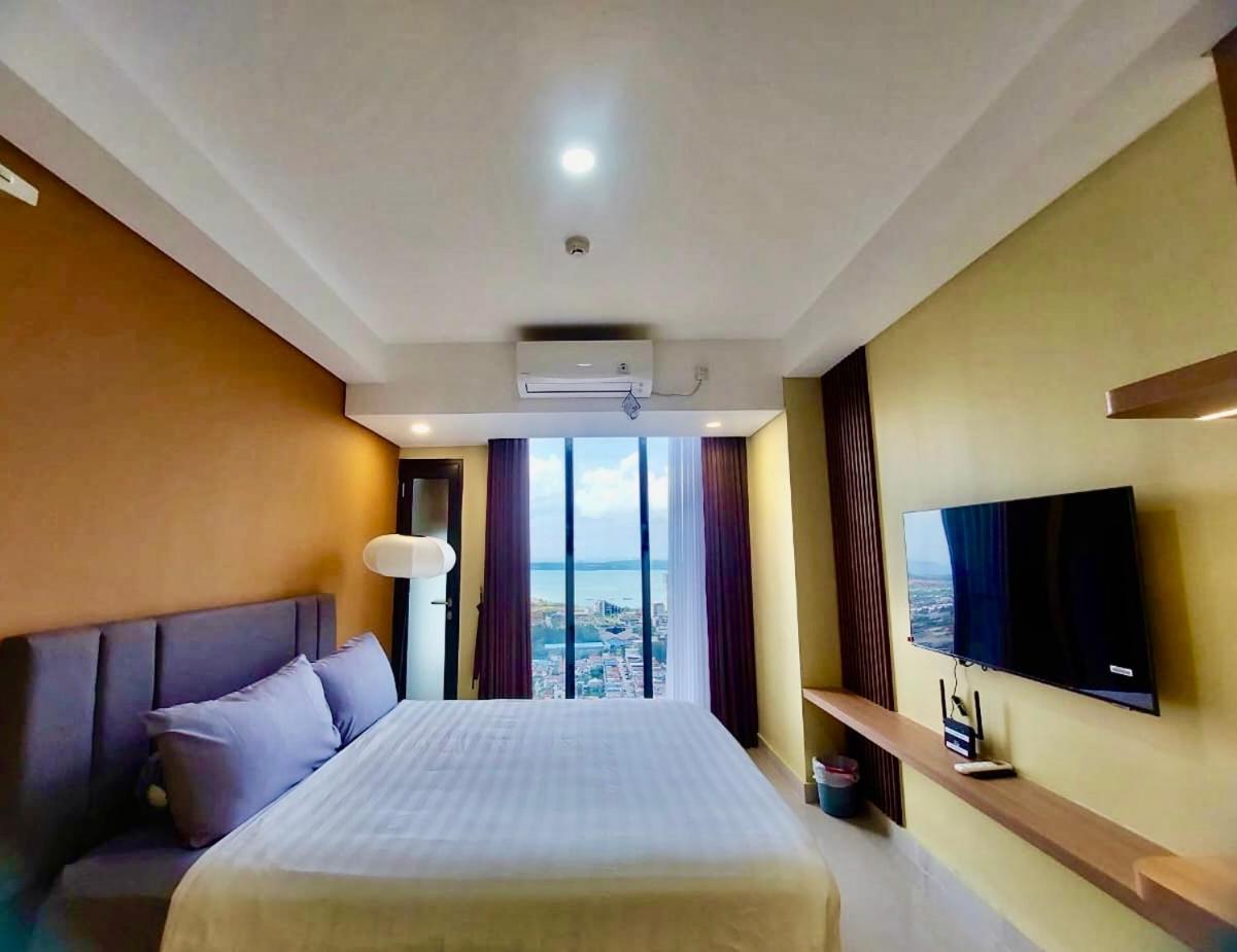 Apartment Serene Pollux Center - High Floor Sea View Batam